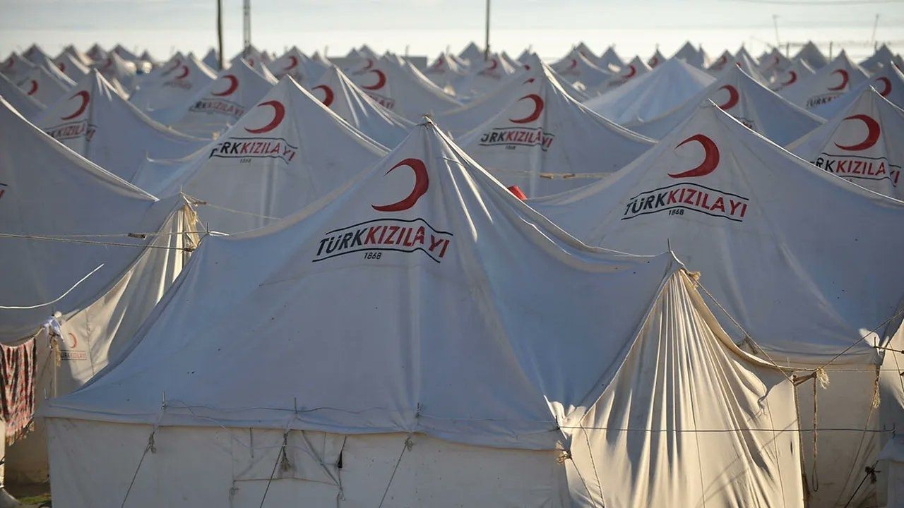 Kızılay'ın çadır satışı ile ilgili Ak Parti'den ilk açıklama geldi!